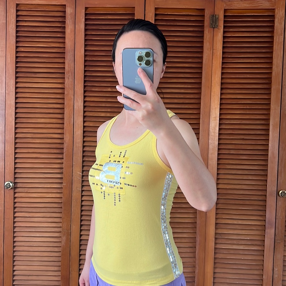 Bebe sports t-shirt, comfortable, good condition, fashion, cozy